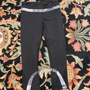 Lululemon black Capris size 6